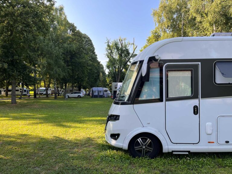 Kanufahrt Wohnwagen Unterkunft Kányavári Insel Thermal Camping Zalakaros